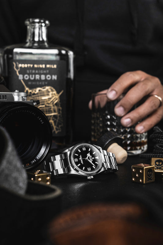 How to use the power of contrast in watch photography